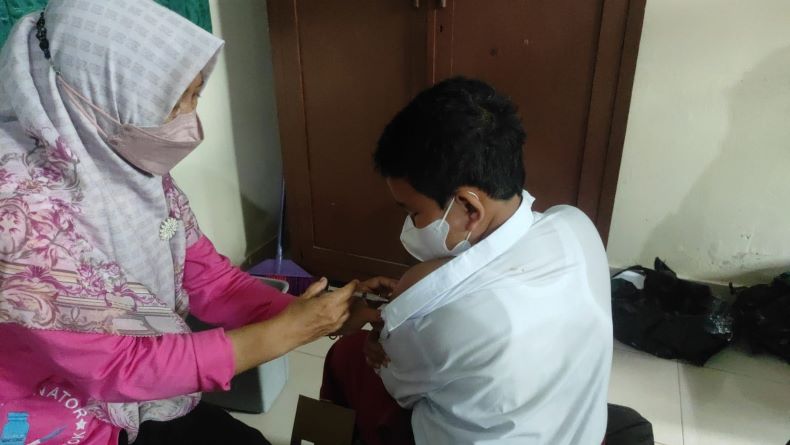 Dukung PTM, Ratusan Pelajar SD di Bangka Barat Divaksin Covid-19