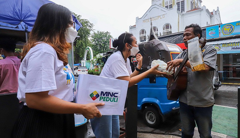 Waspada Omicron, MNC Peduli Edukasi Prokes dan Bagikan Paket Kesehatan - Bagian 1