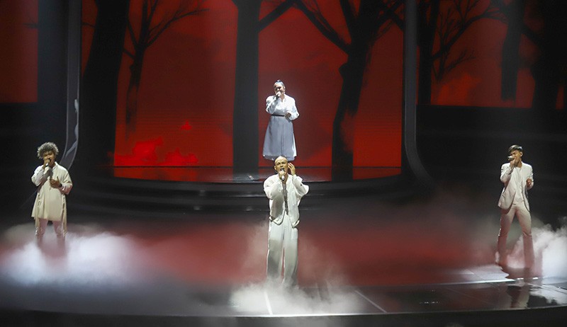 Tampil Memukau, 2nd Chance Dapat Standing Ovation dari Juri X Factor Indonesia - Bagian 2