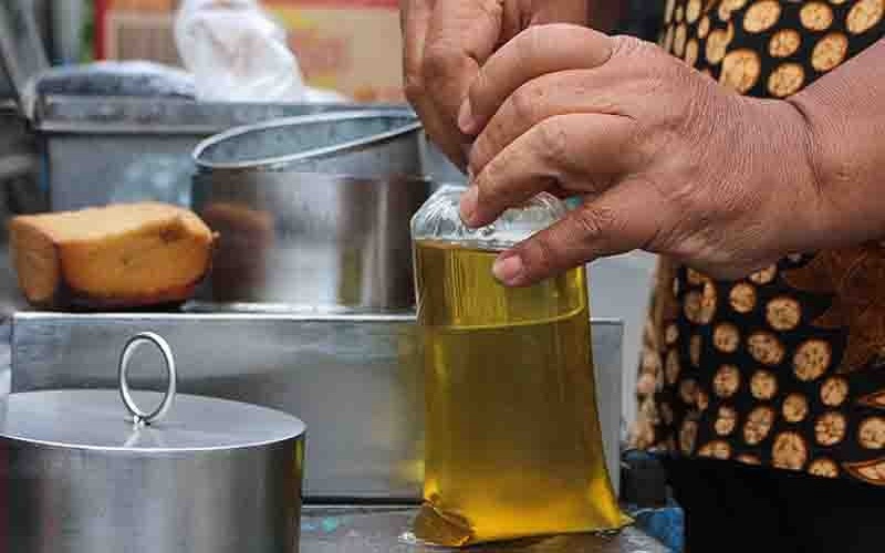 Ampun, Harga Minyak Goreng di Palembang Hanya Turun Sedikit 