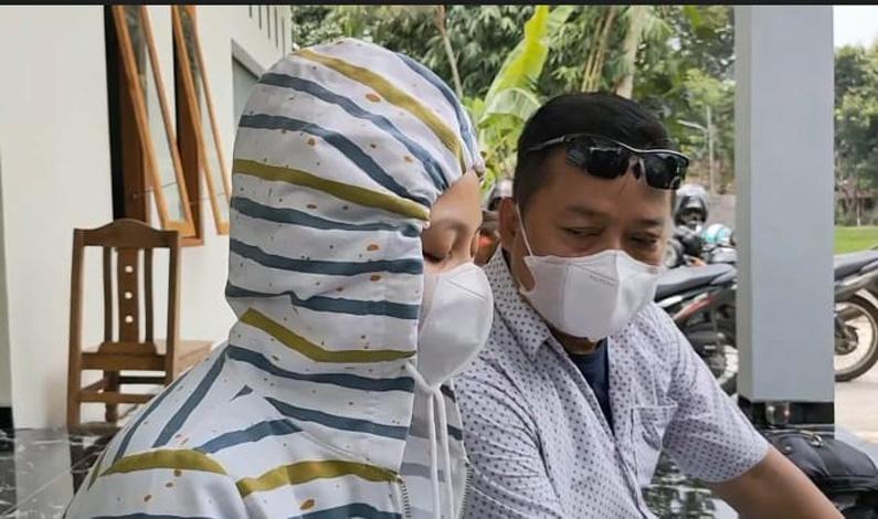 title Laporkan Pelecehan Seksual, Ibu Muda Ini Malah Ditanya Oknum Polisi: Lha Piye Enak? Laporkan Pelecehan Seksual, Ibu Muda Ini Malah Ditanya Oknum Polisi: Lha Piye Enak?