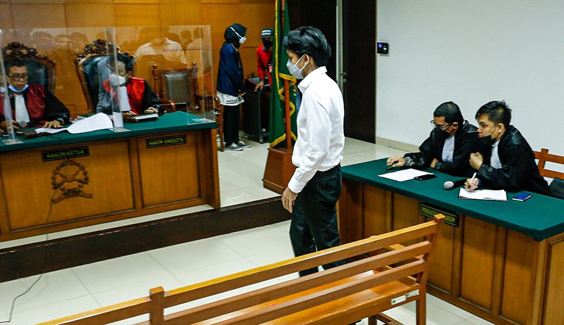 Gaga Muhammad Divonis 4,5 Tahun Penjara dan Denda Rp10 Juta - Bagian 1