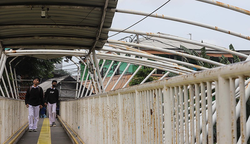 Atap Hilang dan Berkarat, Begini Kondisi JPO Jayakarta Tidak Terawat - Bagian 4