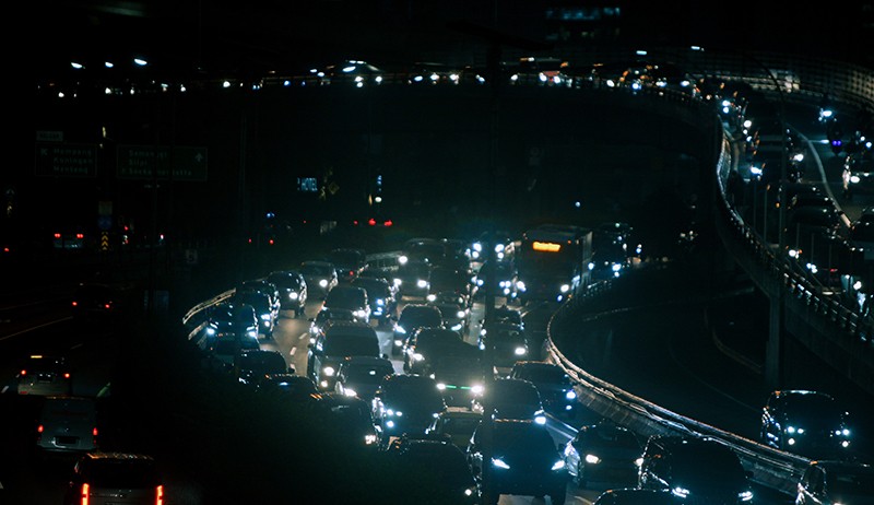 Suasana Lalu Lintas Jakarta Macet saat PPKM Level 2 - Bagian 2