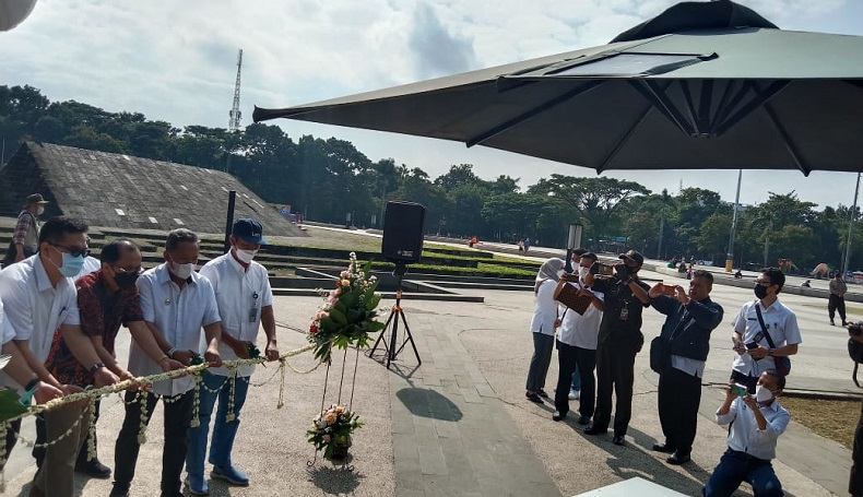 Canggih, Bandung Punya Saung Tenaga Surya Buatan Len