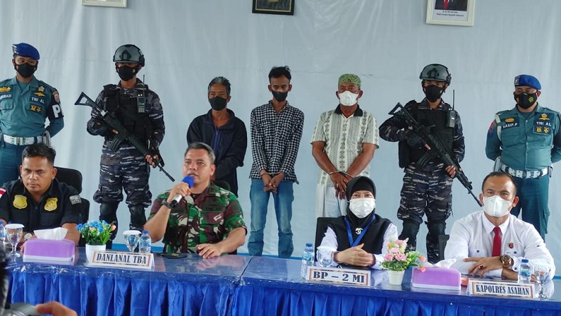 title TNI AL Tangkap 17 Pekerja Migran Ilegal di Perairan Asahan TNI AL Tangkap 17 Pekerja Migran Ilegal di Perairan Asahan