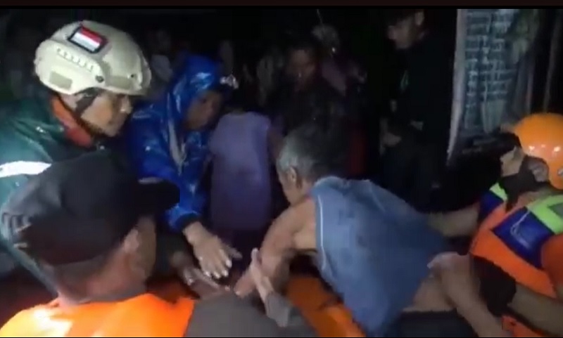 150 Rumah di Madiun Terendam Banjir hingga 1 Meter, 11 Kepala Keluarga Diungsikan 