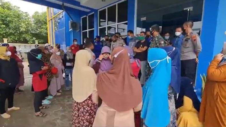 Geruduk Kantor PSDKP, Ini Tuntutan Emak-Emak Istri Nelayan di Pati
