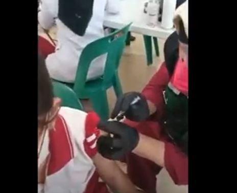 title Polisi Periksa Sejumlah Saksi Kasus Siswa SD Diduga Disuntik Vaksin Kosong Polisi Periksa Sejumlah Saksi Kasus Siswa SD Diduga Disuntik Vaksin Kosong