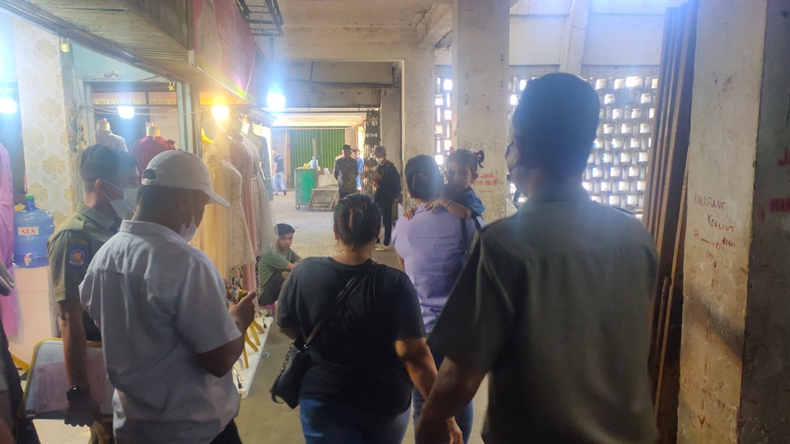 Tempat Esek-esek Berkedok Salon, 2 Perempuan Diamankan Satpol PP Padang