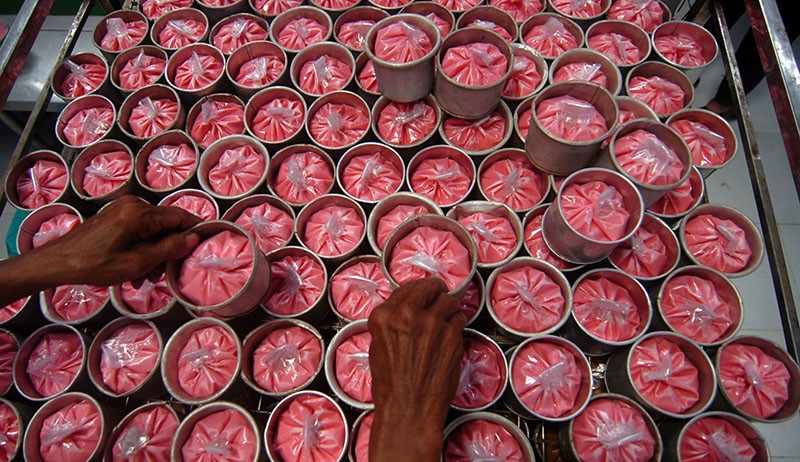 Membuat Dodol Keranjang Khas Imlek, Dijual Rp25.000 per Kilogram - Bagian 1