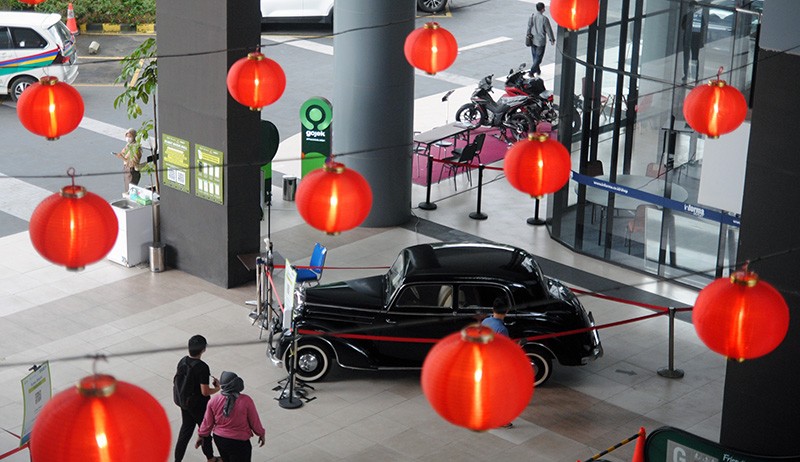 Jelang Imlek, Pusat Perbelanjaan Dihias dengan Lampion - Bagian 2