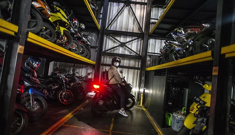 Penampakan Parkir Vertikal Khusus Motor di Jakarta - Bagian 1
