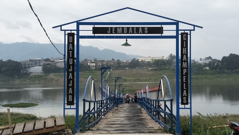 Selesai Diperbaiki, Jembatan Jembalas di Cihampelas KBB Kembali Dibuka