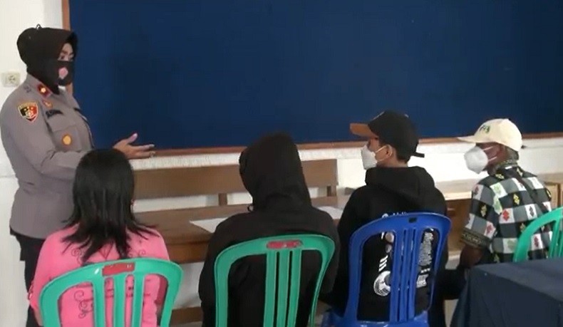 Pelajar yang Viral Adu Jotos di GOR Palangka Raya Berdamai di Kantor Polisi 