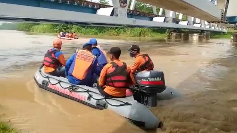 Hari Ketiga Operasi SAR, Remaja Tenggelam di Sungai Cisanggarung Cirebon Belum Ditemukan