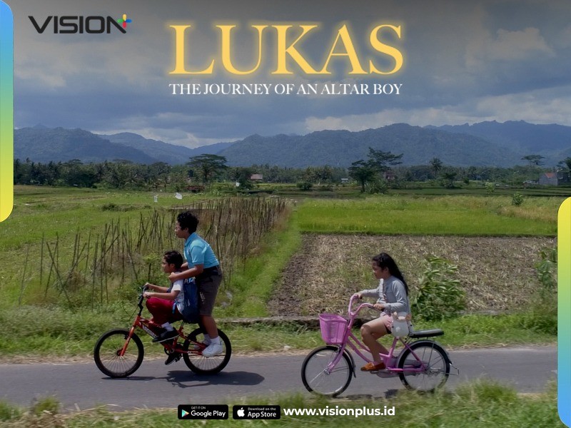 Berhasilkah Lukas Temukan Ayahnya? Ikuti Lukas The Journey of an Altar Boy Episode 4 di Vision+