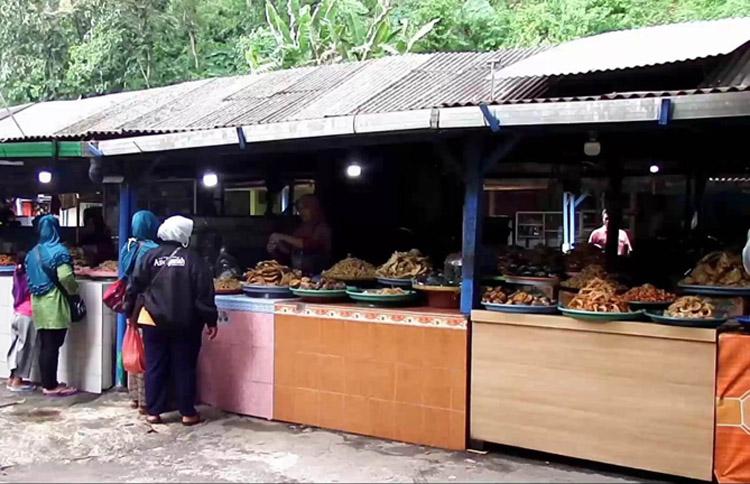 Dampak Minyak Goreng Mahal, Harga Oleh-Oleh  Ikan di Pantai Baron Naik Rp20.000 per Kilogram