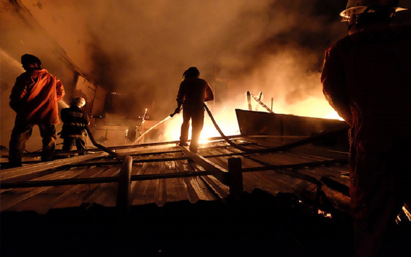 Kebakaran Hanguskan Pabrik Plastik di Sukoharjo