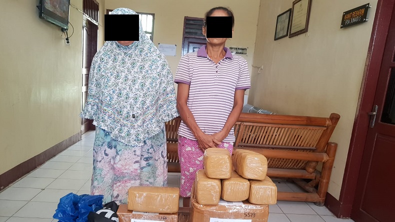 Simpan 6 Bal Ganja Kering, 2 Emak-Emak di Langkat Ditangkap