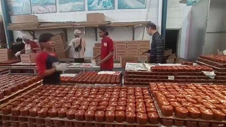 title Perajin Kue Keranjang di Tegal Kewalahan Penuhi Pesanan Jelang Imlek Perajin Kue Keranjang di Tegal Kewalahan Penuhi Pesanan Jelang Imlek