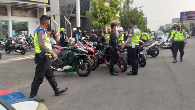 Begini Cara Polisi di Semarang Tertibkan Pengendara Berknalpot Brong yang Berupaya Lari