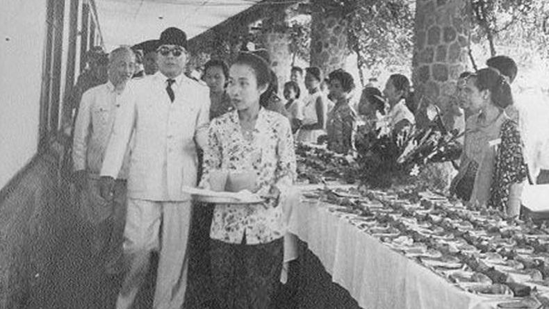  Bung Karno Nyaris Tewas, Dilempar 5 Granat saat Datang ke Acara Amal di Sekolah Megawati