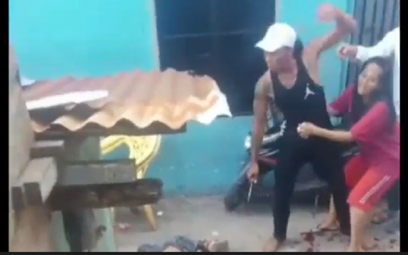  Tusuk Lawan hingga Terkapar, Pria Ini Saksikan dan Maki Korban yang Sedang Meregang Nyawa 