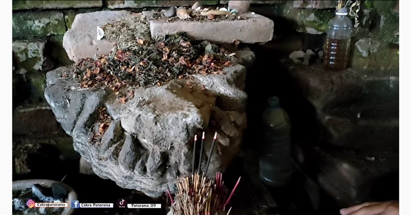 Merinding, Ditemukan Reruntuhan Candi Kuno Dijaga Kepala Naga yang Sudah Jadi Batu