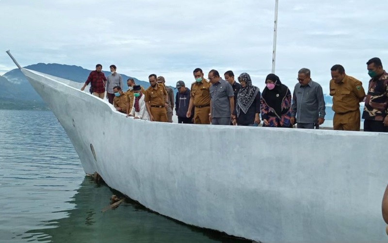 Pembangunan Objek Wisata Danau Singkarak Dihentikan