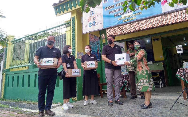 MNC Peduli Salurkan Hand Sanitizer dan Masker ke Sekolah di Jakarta Pusat