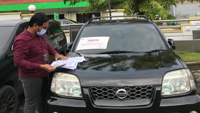KPP Pratama Surakarta Sita Sebuah Mobil Milik Penunggak Pajak  