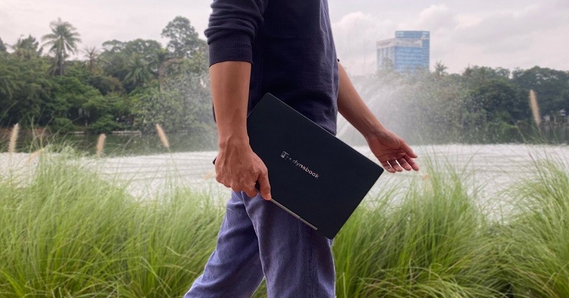 Sasar Profesional Muda, Laptop Sharp Dynabook Portege Dukung Fitur Convertible