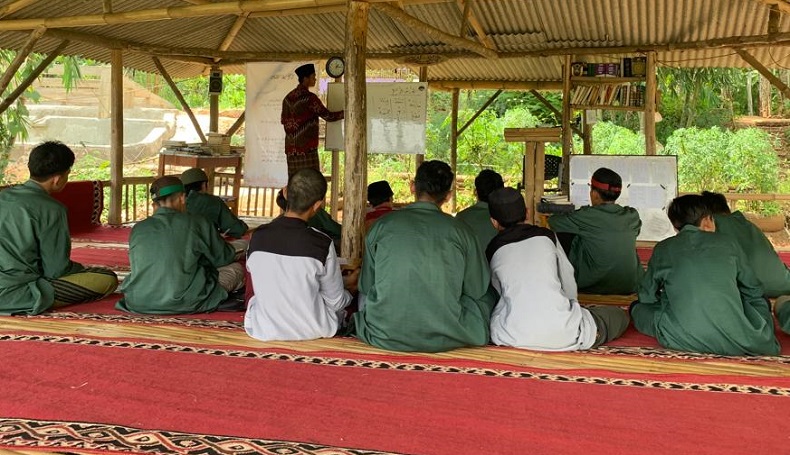 Santri Curhat Begini soal Ponpes Alam Maroko KBB yang Terancam Terusir