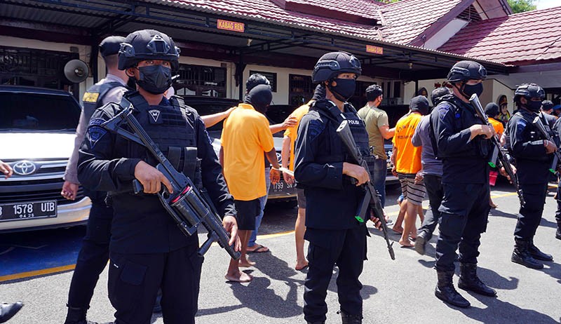 11 Tersangka Kerusuhan Kota Sorong Ditangkap - Bagian 3