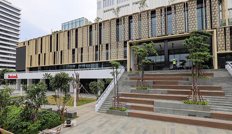 Renovasi Gedung Sarinah Selesai, Pelaku UMKM Siap Pasarkan Produk Lokal - Bagian 1