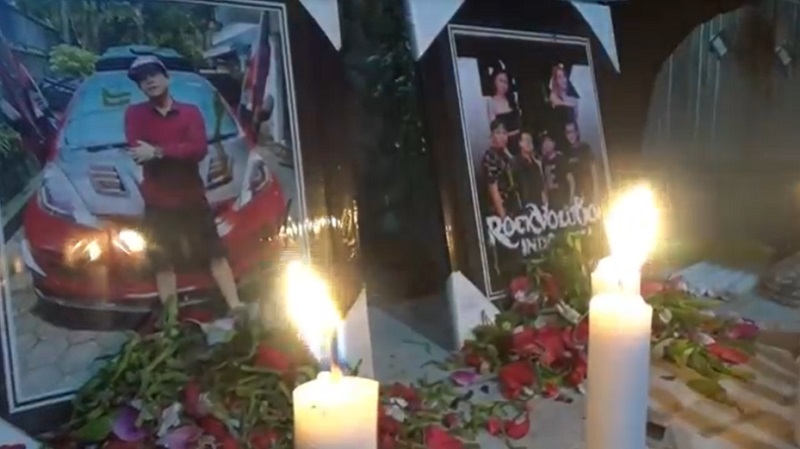 Tangis Sedih Warnai Doa bersama untuk Personel Rockvolution Korban Bentrokan di Sorong 