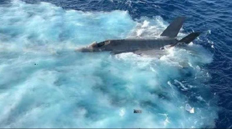 Video dan Foto Kecelakaan Jet Tempur Bocor di Medsos, Ini Kata Angkatan Laut AS