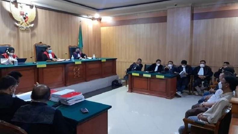 title Sidang Korupsi Pengadaan Kapal Nautika di Maluku Utara, 4 Terdakwa Dituntut 8 Tahun Sidang Korupsi Pengadaan Kapal Nautika di Maluku Utara, 4 Terdakwa Dituntut 8 Tahun