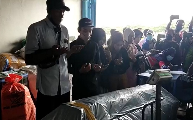 Teridentifikasi, 2 Jenazah Korban Bentrokan Sorong Diberangkatkan ke Kampung Halaman 