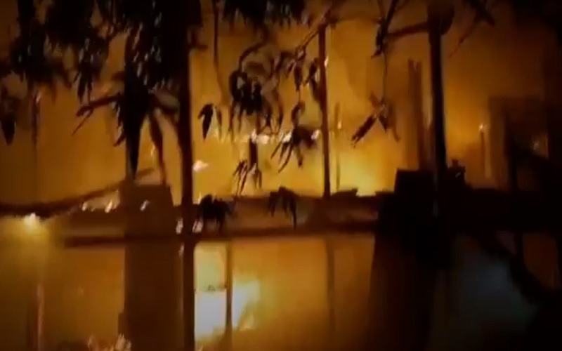Lupa Matikan Lilin saat Beli Voucher Listrik, 1 Rumah Panggung di Maros Hangus Terbakar
