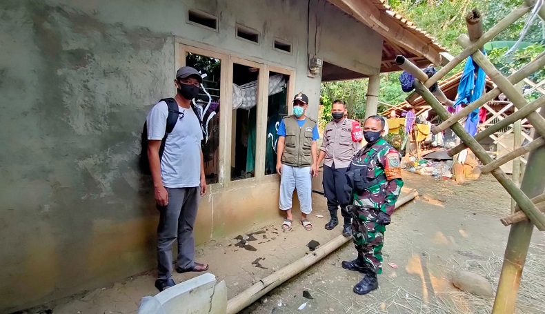 Dibacok Tetangga Gegara Pecahkan Kaca, Pria Tua di Sukabumi Nyaris Tewas