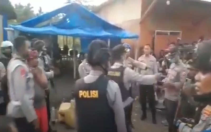 Ketakutan, Warga Baru Evakuasi Korban Tewas Ditembak Polisi usai Pelaku Pergi