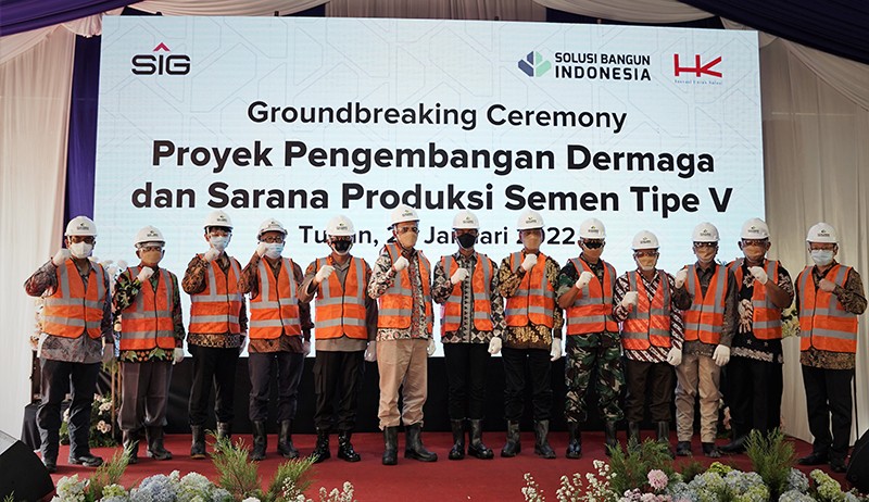 SBI Mulai Proyek Pembangunan Pengembangan Dermaga dan Fasilitas Produksi di Pabrik Tuban - Bagian 2