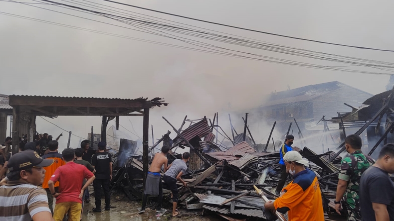 Kebakaran di Kuala Tungkal, 14 Rumah Ludes Dilalap Api