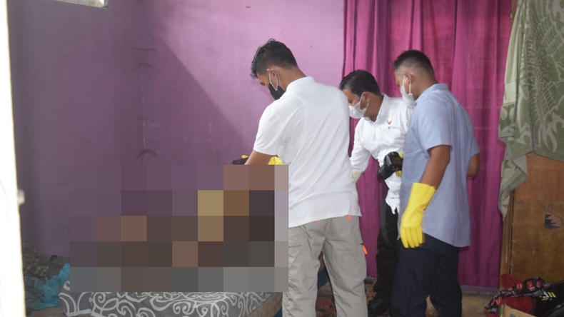 Warga Padang Geger, Mayat Pria Ditemukan Membusuk Dalam Kamar 