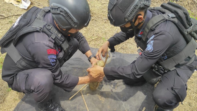 Mortir Perang Dunia II Ditemukan di Cipeundeuy Bandung, Jibom Brimob Turun Tangan