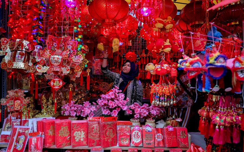Sepi Pembeli, Penjualan Pernak-Pernik Imlek Turun 50 Persen 
