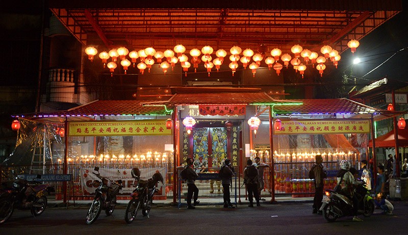 Polisi Jaga Ketat Klenteng Xian Ma Makassar - Bagian 1