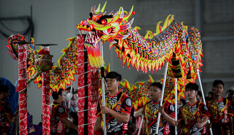Atraksi Barongsai Meriahkan Imlek di Pusat Perbelanjaan - Bagian 4